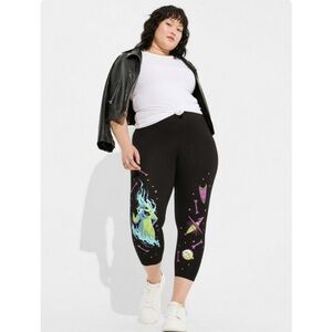 TORRID NWT Disney Nightmare Before Christmas Signature Waistband Premium Legging